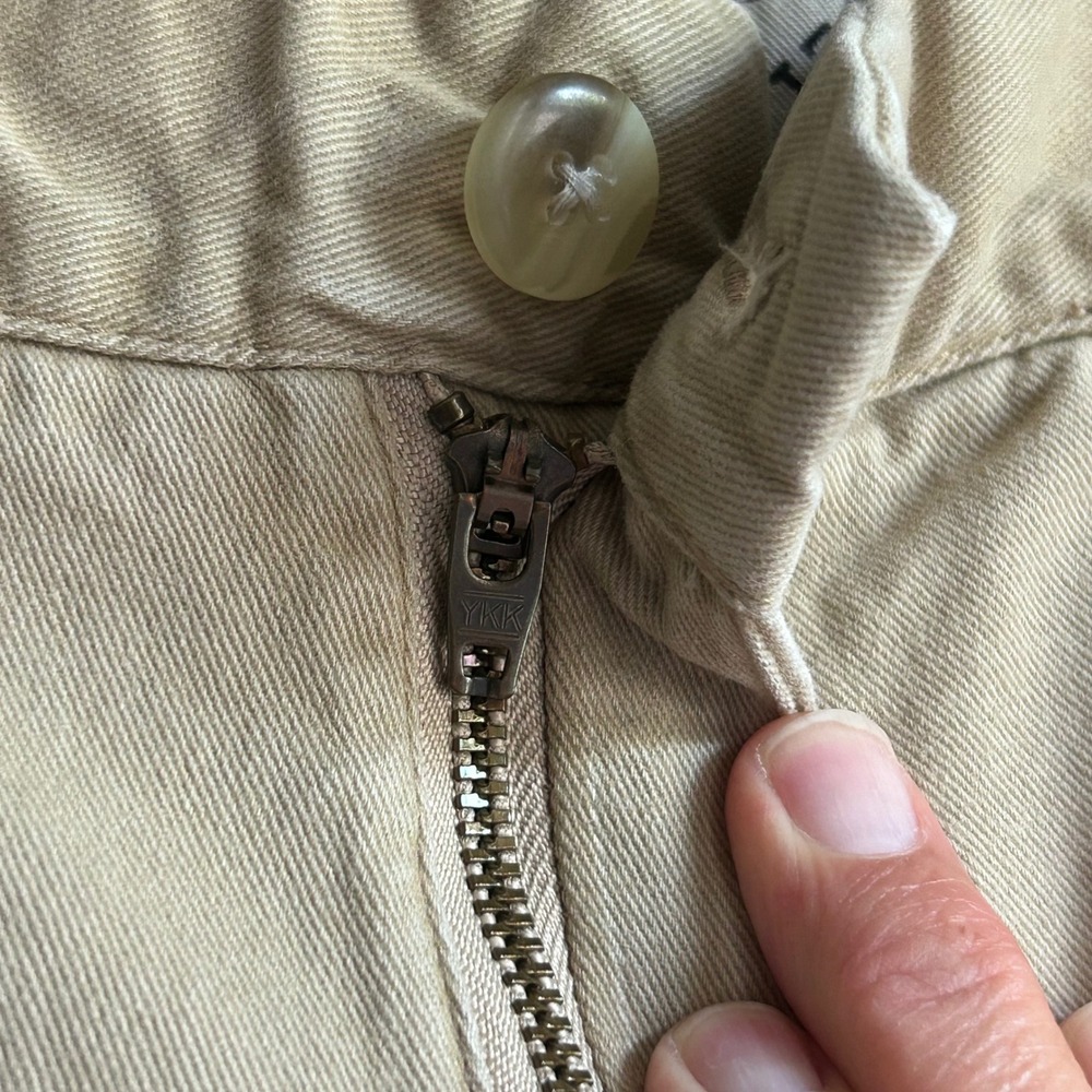 IZOD Mens Khaki Chino Pants Tan 100% Cotton Straight Leg Trousers 38x30 - Picture 4 of 10